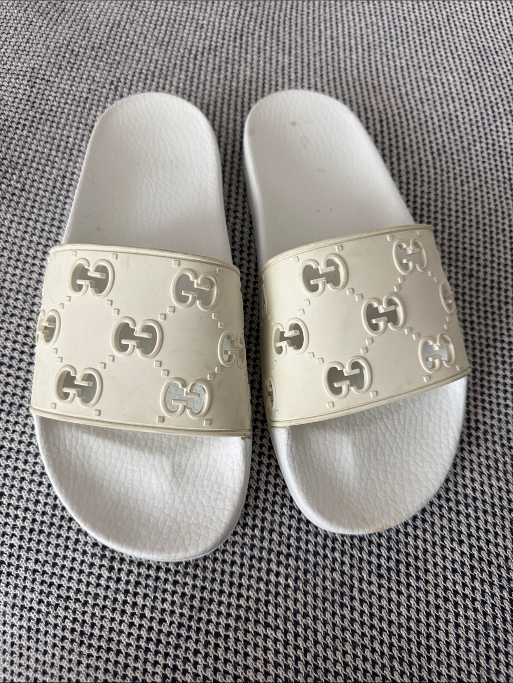 Gucci pool slides GG Sandals 🤍